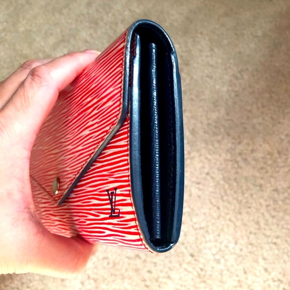 🎄RARE Color ,Temporary Sale Price 🎄 ♥️Authentic Louis Vuitton Wallet. - Picture 12 of 14